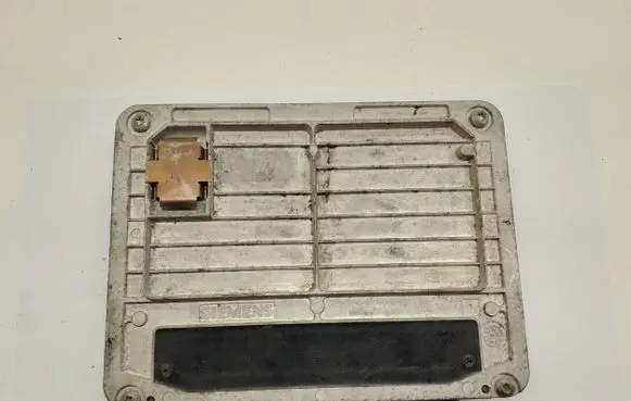 Volkswagen PASSAT B5 Engine control unit/module 3B0907557 643108 5WP4250