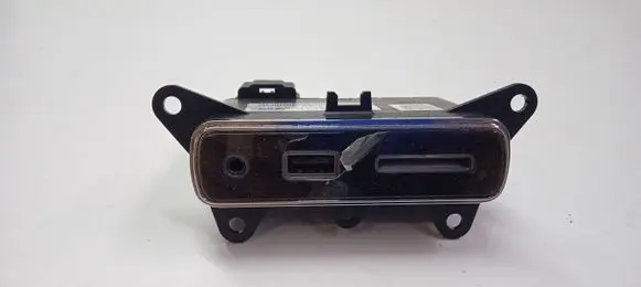 Jeep Grand Cherokee USB socket connector 68141322AA