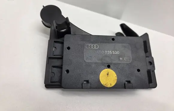 Audi A4 S4 B5 8D Aerial antenna amplifier 4D0035530 8D5035480