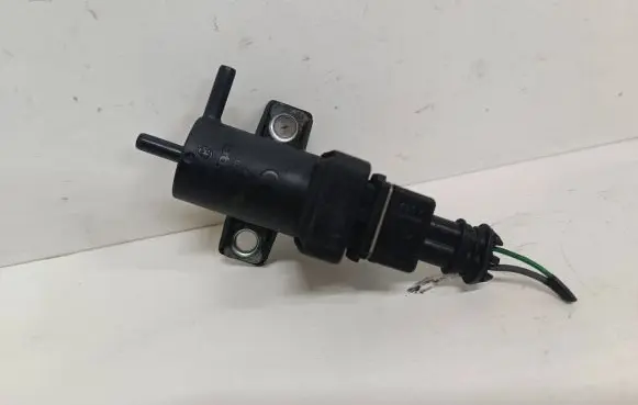Renault Laguna III Turbo solenoid valve 8200762162