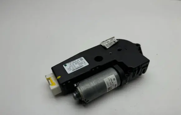 Mercedes-Benz GLC X253 C253 Sunroof motor/actuator A2059009104 A2057801500 0390200100