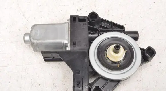 Volvo S60 Rear door window regulator motor 100523