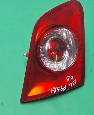 Tailgate rear/tail lights