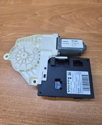 Volvo C70 Front door window regulator motor 31276859 911948104