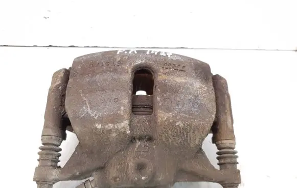 Volkswagen Golf VII Front brake caliper
