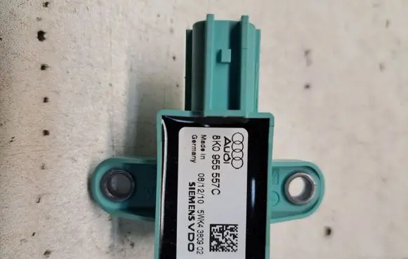 Audi A4 S4 B8 8K Airbag deployment crash/impact sensor 8K0955557C