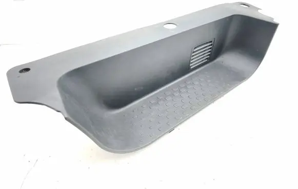 Front sill trim cover