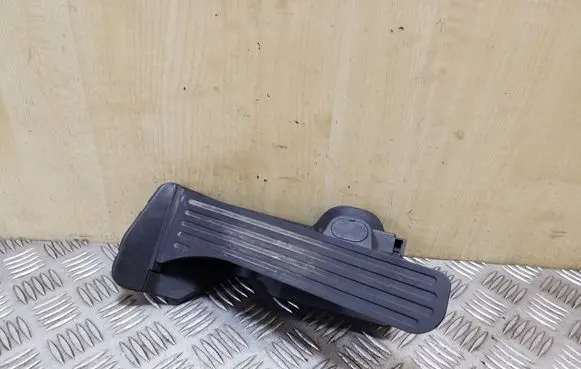 Volkswagen Scirocco Accelerator throttle pedal 1K2721503MC