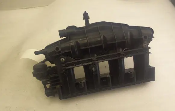 Volkswagen PASSAT CC Intake manifold 06J133185EQ