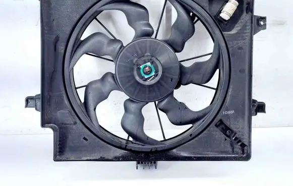 KIA Ceed Radiator cooling fan shroud