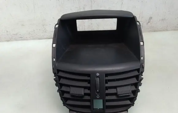 Peugeot 207 Dash center air vent grill 9650068177