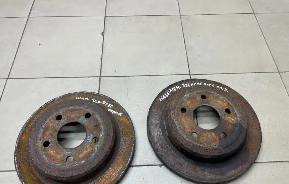 Jeep Grand Cherokee (WK) Rear brake disc