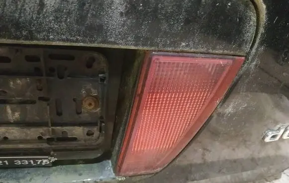 Nissan Primera Rear fog light
