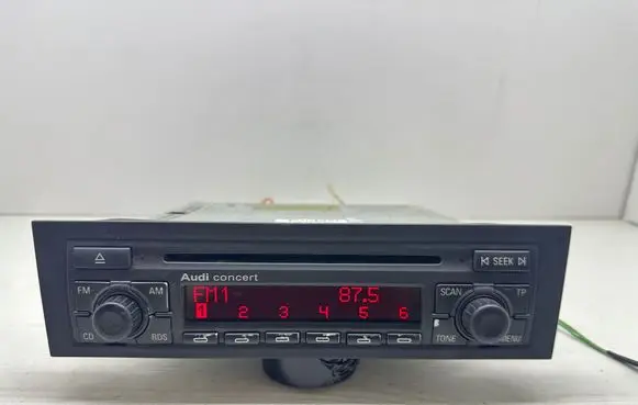 Audi A3 S3 8P Radio/CD/DVD/GPS head unit 8P0035186 9183978251 AUZ2Z3E3221381