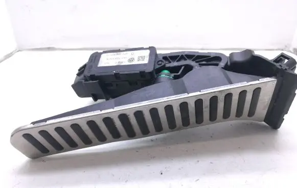 Volkswagen Golf VI Accelerator throttle pedal 1K1723503N