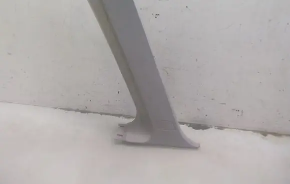 Ford Focus (C) pillar trim 4M51N31010