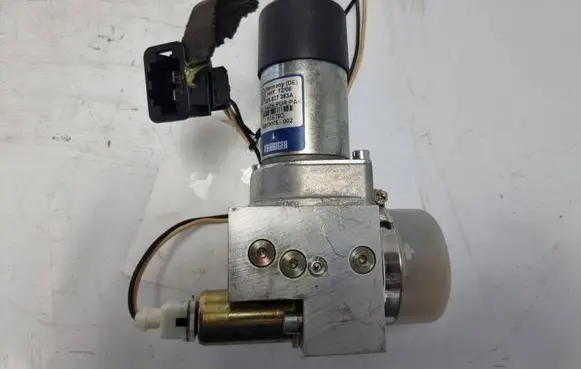Volkswagen Phaeton Central locking vacuum pump 3D5827383A