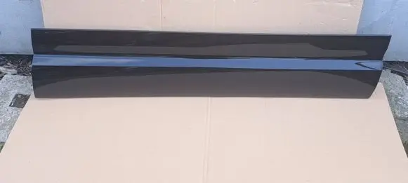 Land Rover Defender Front door trim (molding) L8B2-21064-D L8B221064D