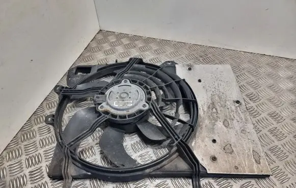 Citroen C3 Picasso Radiator cooling fan shroud