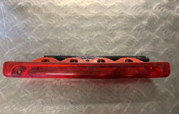 Peugeot 308 Third/center stoplight 89071079