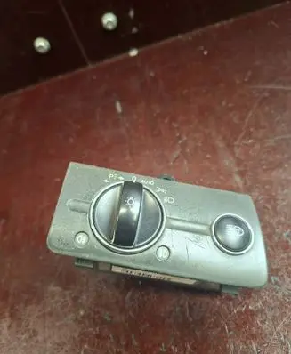 Mercedes-Benz E W211 Light switch 2115450104