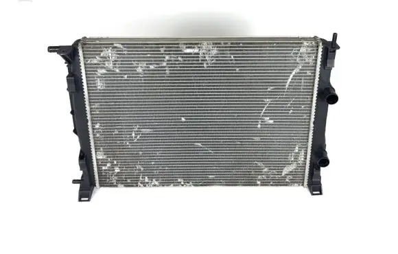 Renault Megane II Coolant radiator 8200117609