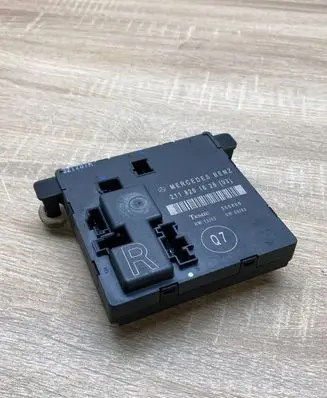 Mercedes-Benz E W211 Door control unit/module 2118201626 356806 Rightside