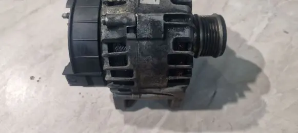 Renault Megane III Generator/alternator TG15C146
