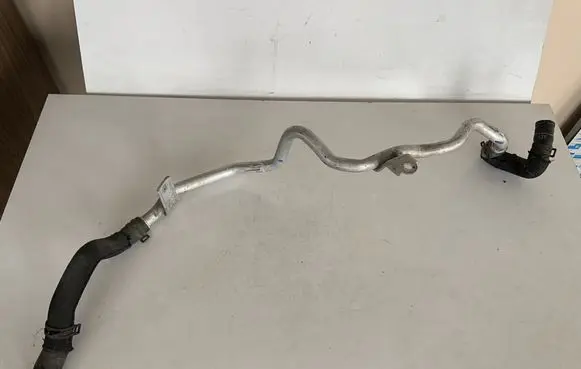 Audi A8 S8 D4 4H Engine coolant pipe/hose 4H0121400AD 4H0121448L 4H0121082S
