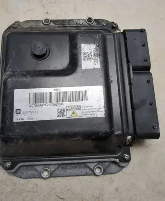 Opel Astra J Engine control unit/module 55579893 86AAYF2110960088