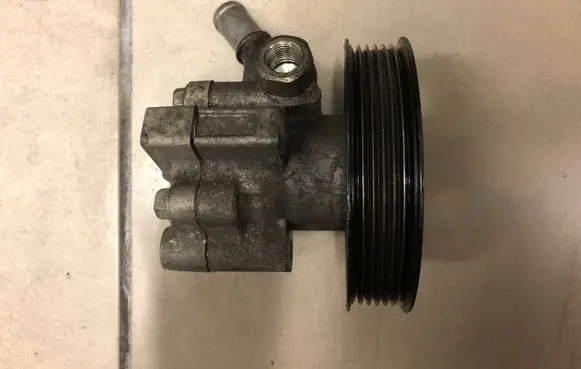 Opel Insignia A Power steering pump 13309336