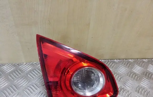 Nissan Qashqai Tailgate rear/tail lights 89071063