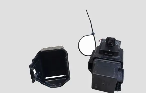 BMW 1 F20 F21 Coolant fan relay 9353066