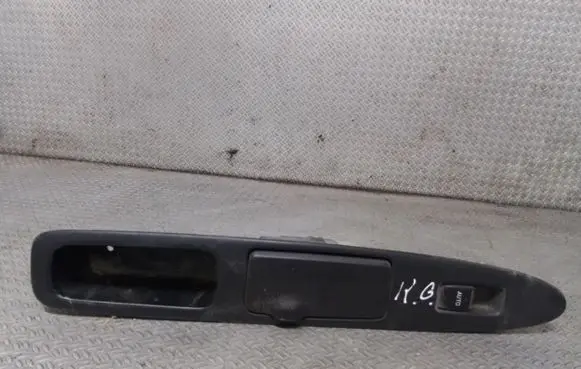 Toyota Avensis Verso Electric window control switch 8403044020