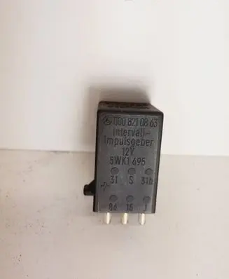 Mercedes-Benz W123 Other relay 0008210863 5WK1695