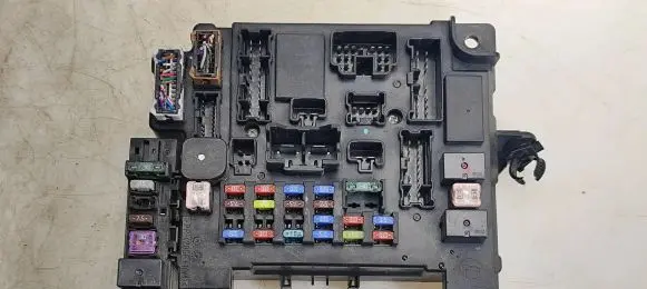 Mitsubishi Outlander Fuse module 8637A644 L8637002A 5001013613