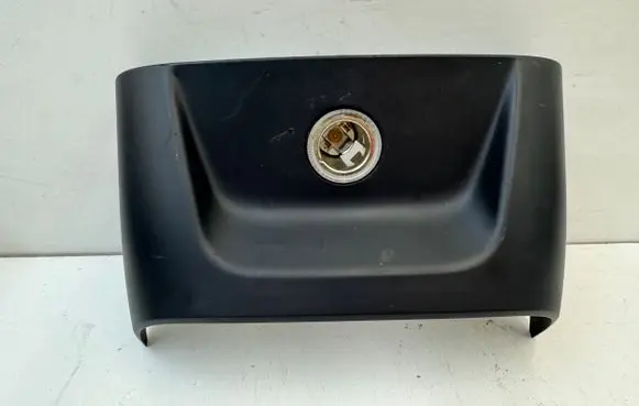 Volvo XC90 Cigarette lighter trim rear 31377960