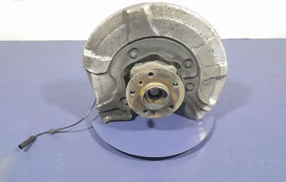 BMW X7 G07 Front wheel hub spindle knuckle 6876654