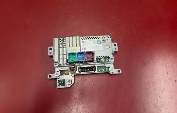 Chrysler Pacifica Radio/CD/DVD/GPS head unit 68465290AE P68465290AE