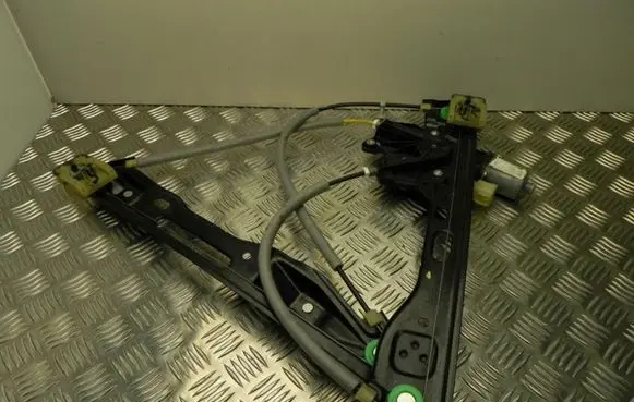 Ford Fusion Front door window regulator with motor I8972