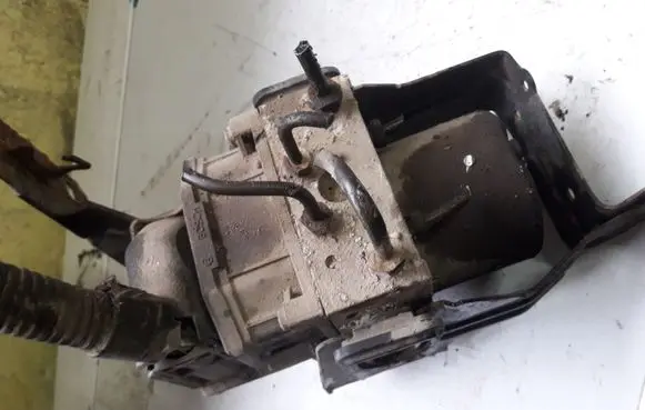 Ford Mondeo Mk III ABS Pump