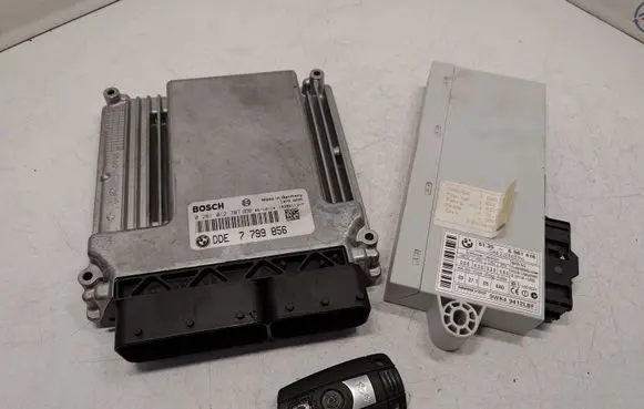 BMW 5 E60 E61 Engine ECU kit and lock set 7799856 13617799856 0281012707