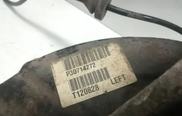 Volvo S60 Front wheel hub spindle knuckle P30714272 T120828