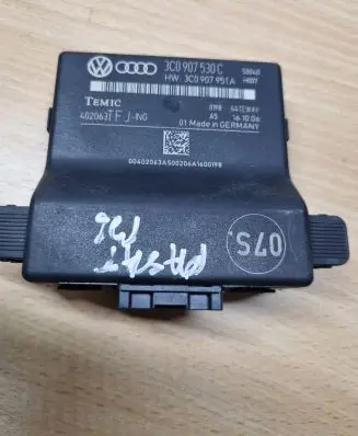 Volkswagen PASSAT B6 Gateway control module 3C0907951A 402063T 3C0907530C
