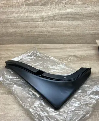 Skoda Octavia Mk2 (1Z) Rear mudguard 1Z0821821