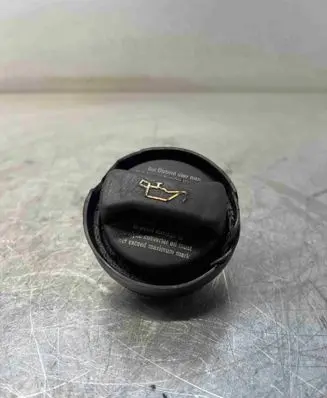 Volkswagen PASSAT B5.5 Oil filler cap 026103485E