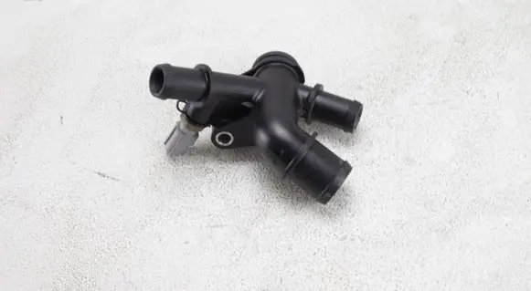 Ford Kuga II Engine coolant pipe/hose DS7G8K556CC
