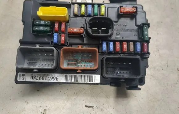 Citroen C3 BSM Control unit 9667199780