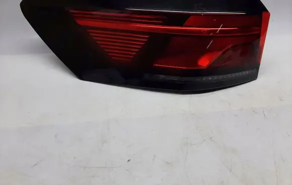 Volkswagen PASSAT B9 Rear/tail lights 3J0945095