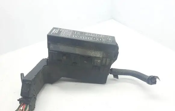 Nissan Almera Tino Fuse module 71543266
